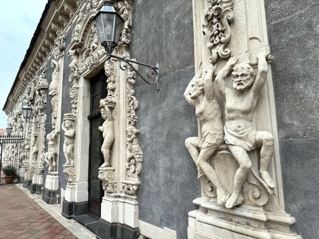 Catania Terminato Il Restauro Della Facciata Di Palazzo Biscari