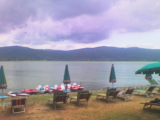 La simpatica spiaggia sul Trasimeno dell'Isola Maggiore!