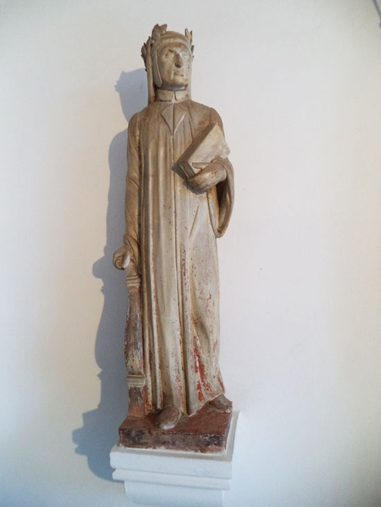 La statua di Dante