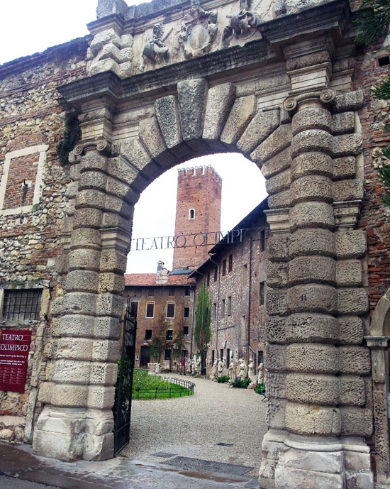 Ingresso del Teatro Olimpico di Vicenza