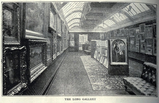 Uno degli ambienti delle Grafton Galleries: la cosiddetta Long Gallery, nel 1893