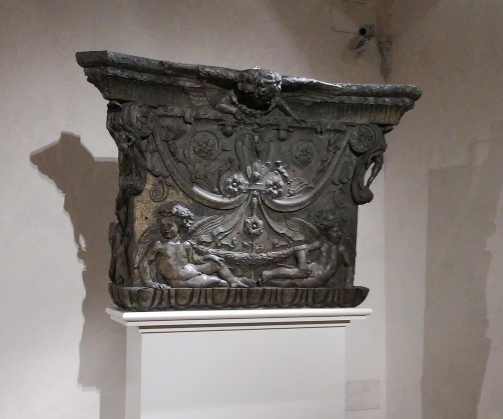 Donatello e Michelozzo, Capitello per il pulpito del Duomo di Prato