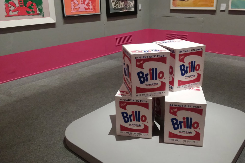 La sala con le Brillo Box