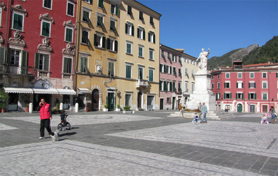 Carrara, Piazza Alberica