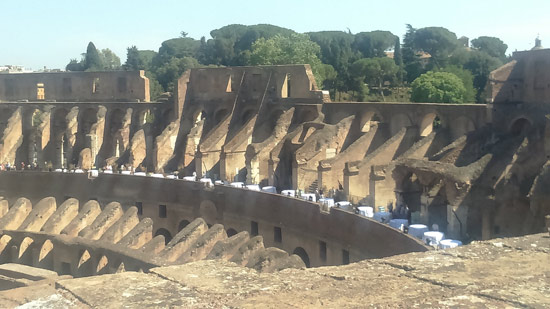 Preparativi per la festa al Colosseo