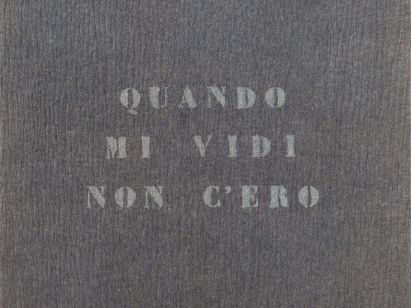 Une Exposition à Milan Rappelle L'association Entre Vincenzo Agnetti 