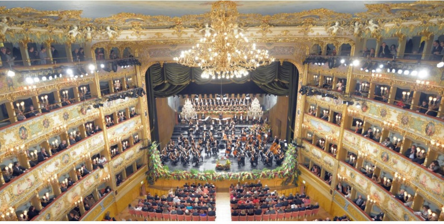 The traditional New Year's Concert at La Fenice in Venice returns in  attendance and with 100 percent capacity