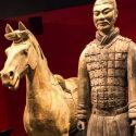 Ubriaco al museo, ruppe una statua e creò incidente diplomatico USA-Cina: patteggerà la pena