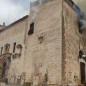 Palermo, gli incendi distruggono la quattrocentesca chiesa di Santa Maria di Gesù