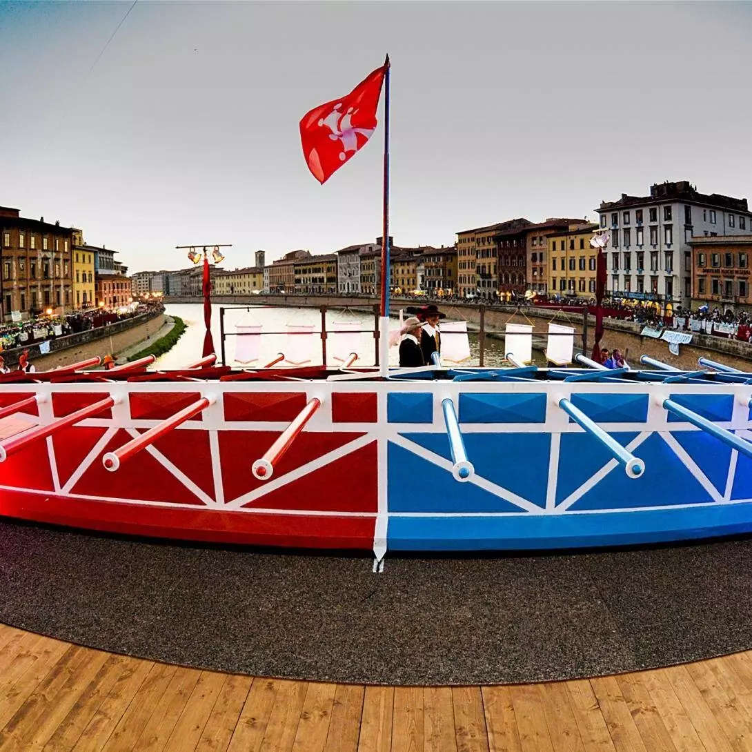 Das Spiel auf der Brücke. Foto: Stadtverwaltung von Pisa