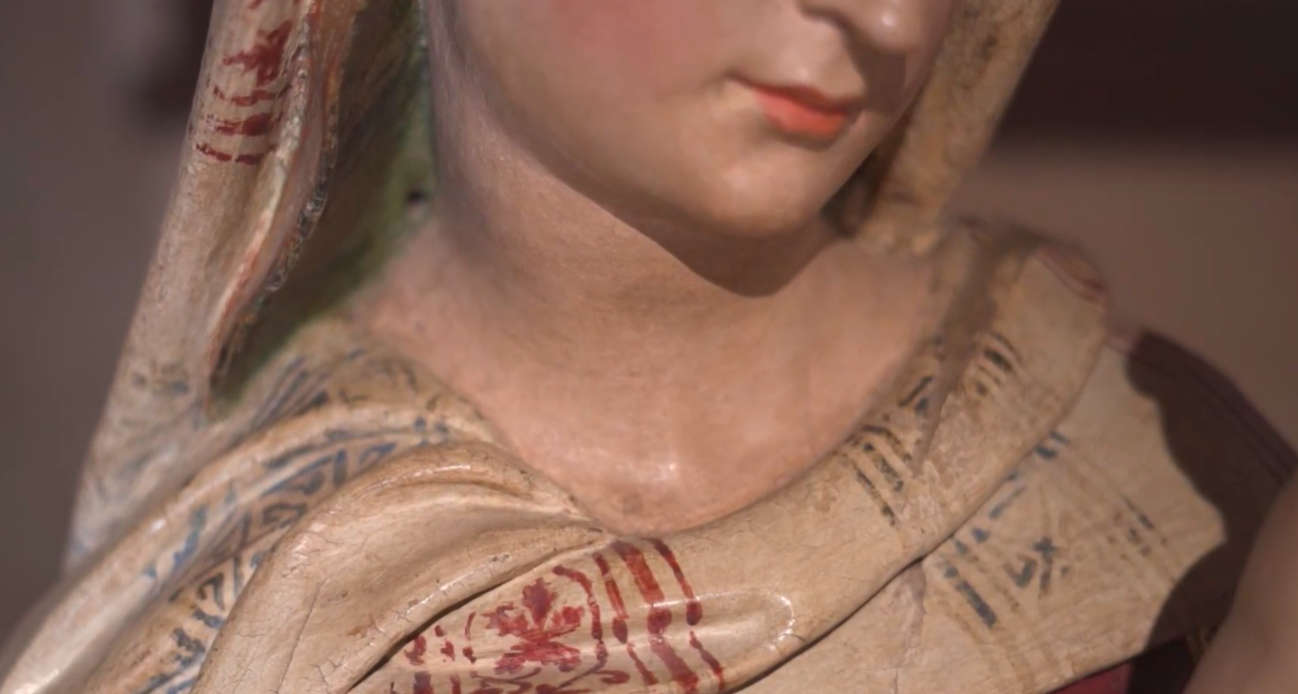 Jacopo della Quercia, Virgen con el Niño, detalle