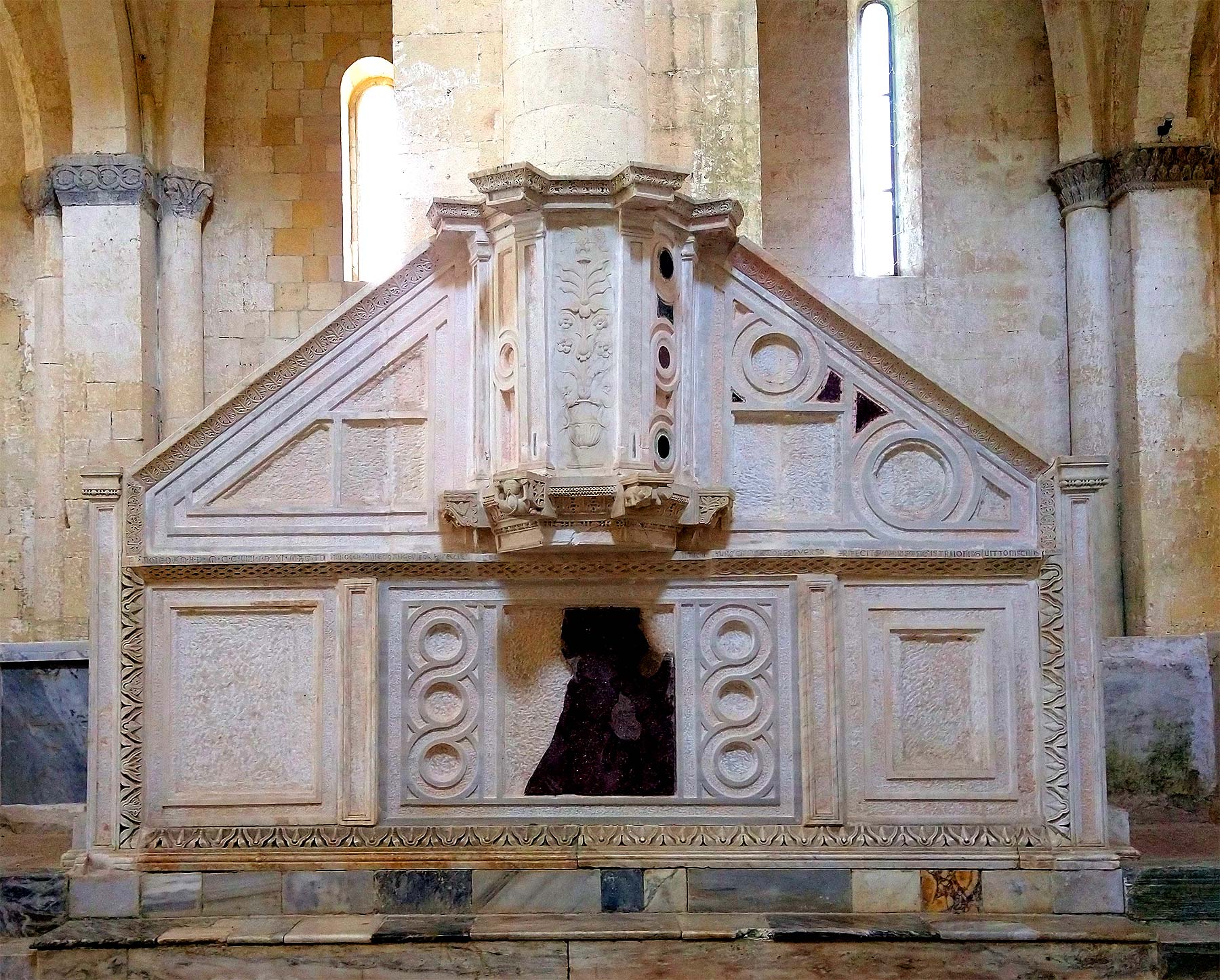 Tarquinia, Santa Maria in Castello. Foto: Finestre Sull'Arte