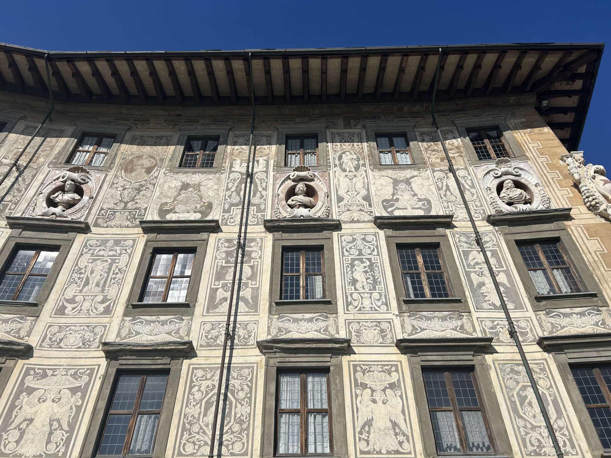 Palazzo della Carovana, la fachada. Foto: Jacopo Suggi