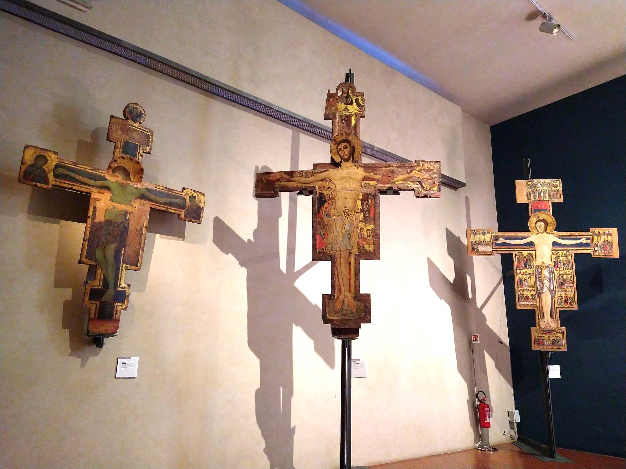 Cruces pintadas del Museo Nacional de San Mateo de Pisa