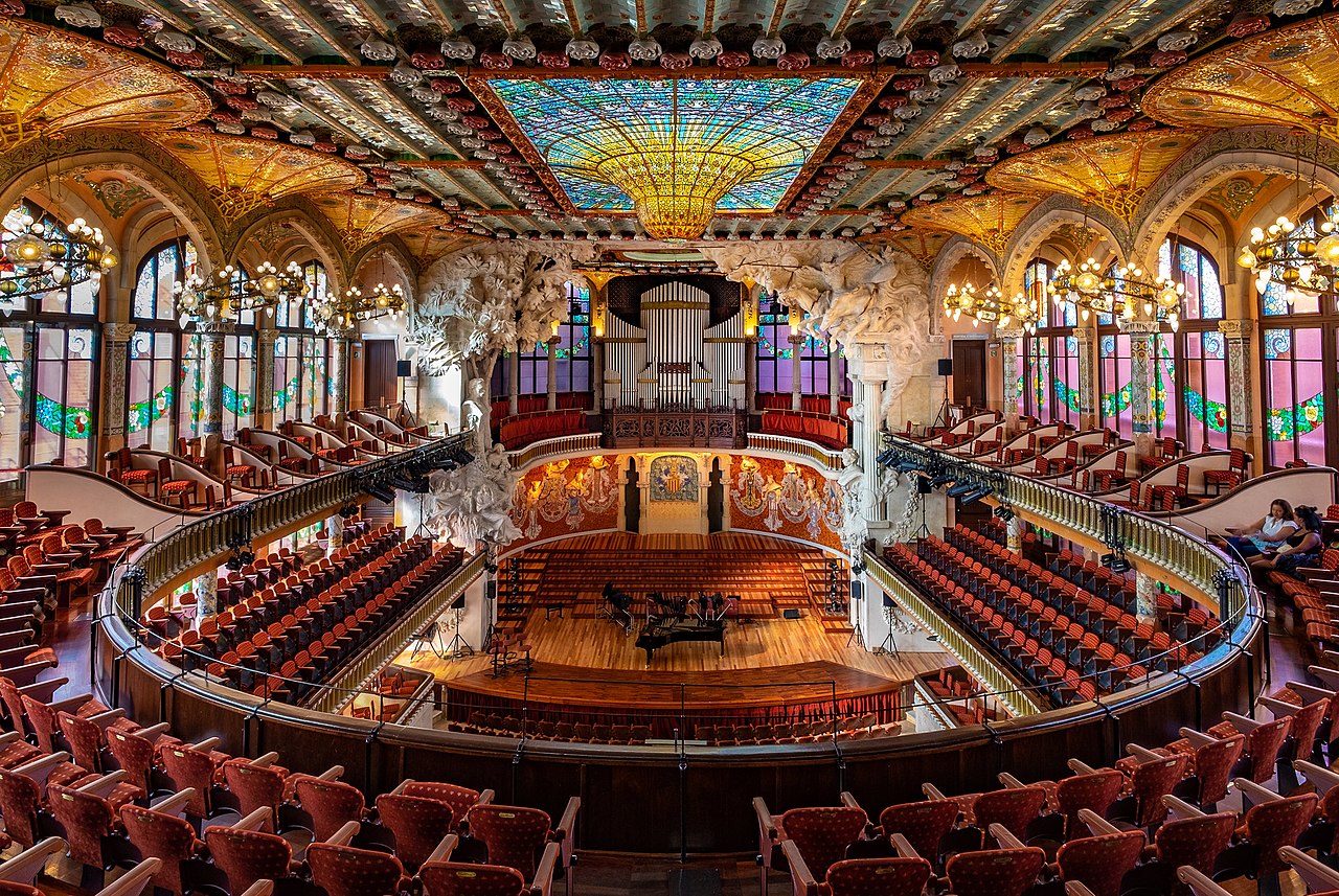 Le hall intérieur. Photo : Ralf Roletschek