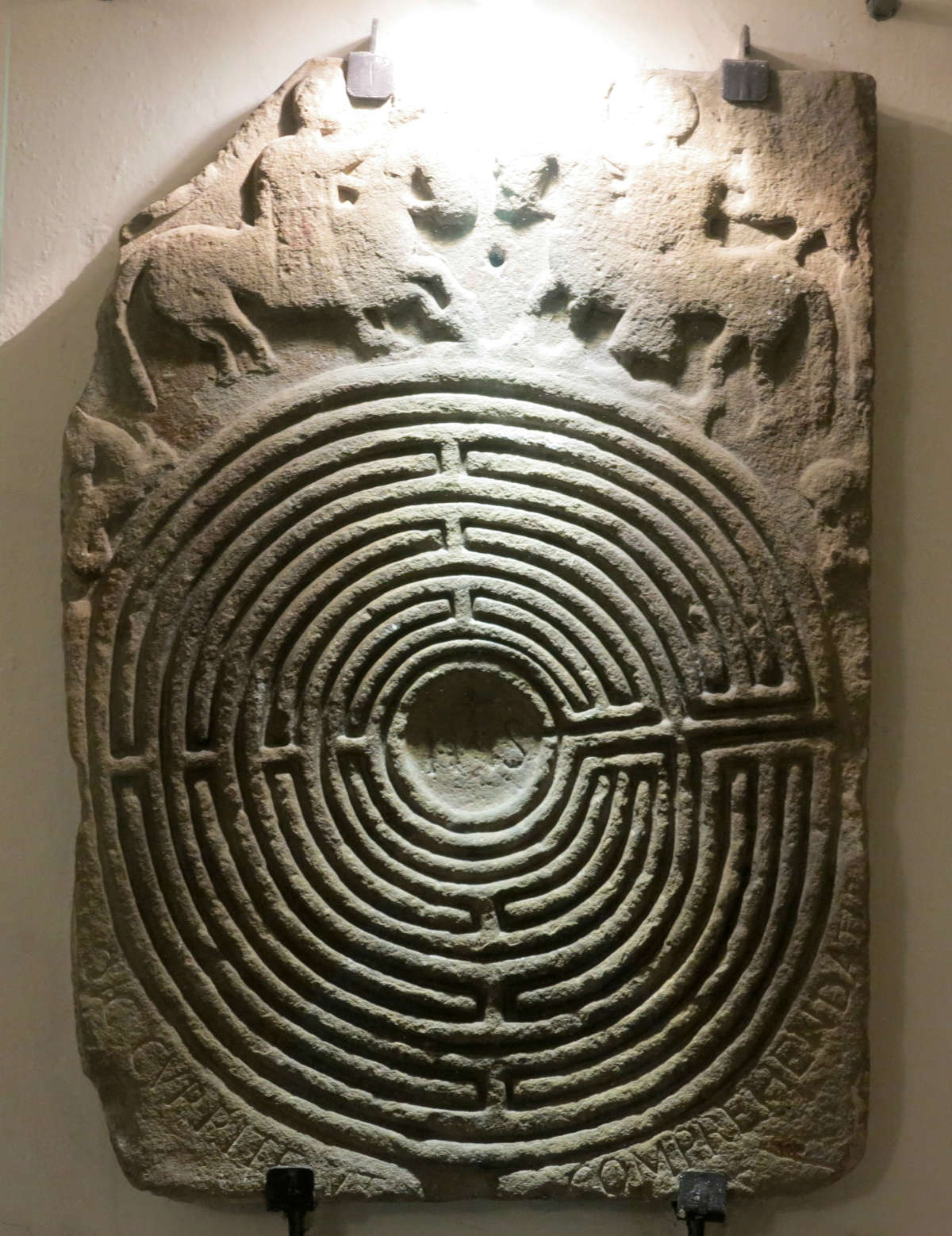 The labyrinth of the church of San Pietro in Pontremoli. Photo: Matteo Bimonte