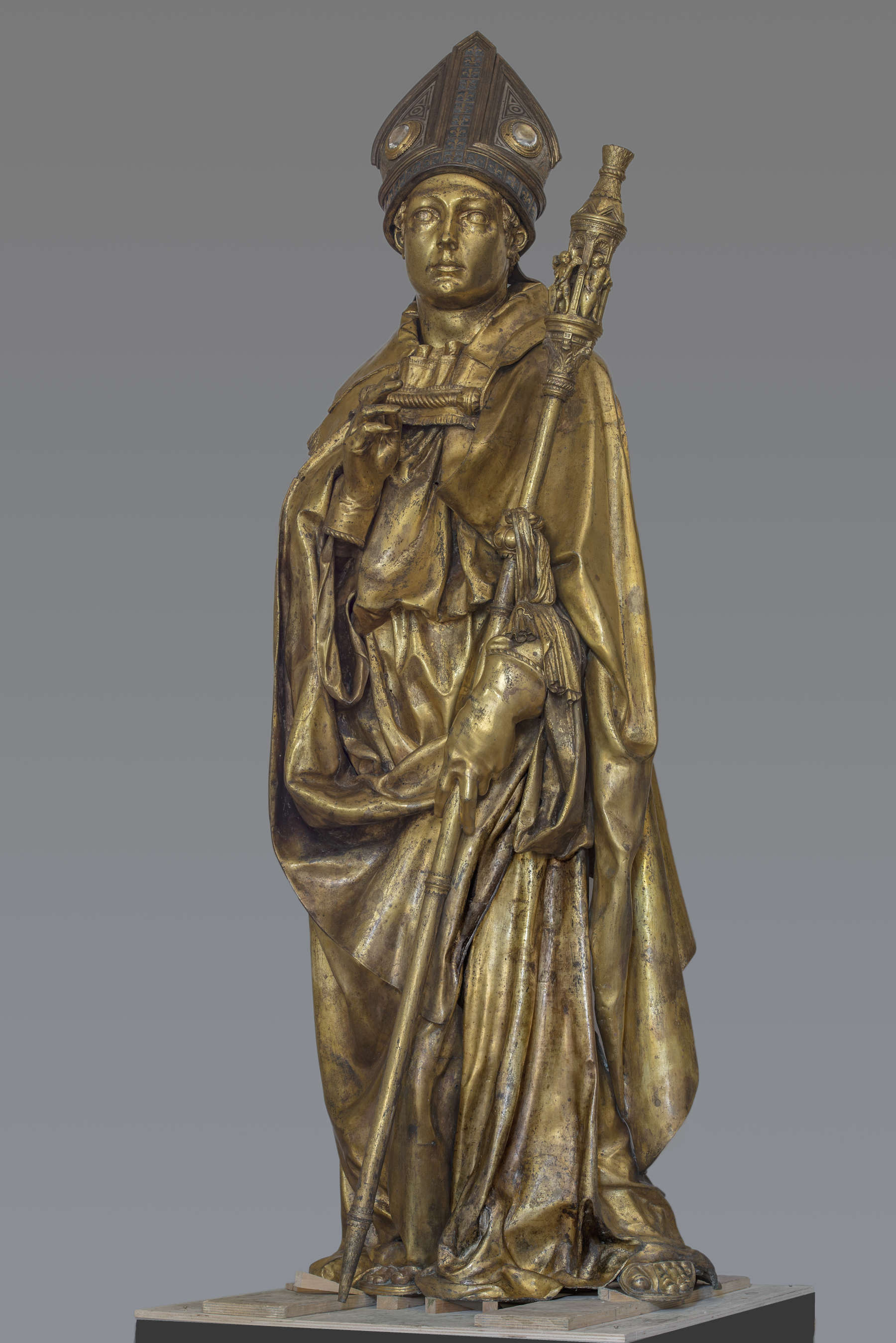 Donatello, Heiliger Ludwig von Toulouse (1418-1425; vergoldete Bronze; Silber, vergoldete Bronze, Emaille und Bergkristall, 285 x 101 x 78 cm; Florenz, Santa Croce)