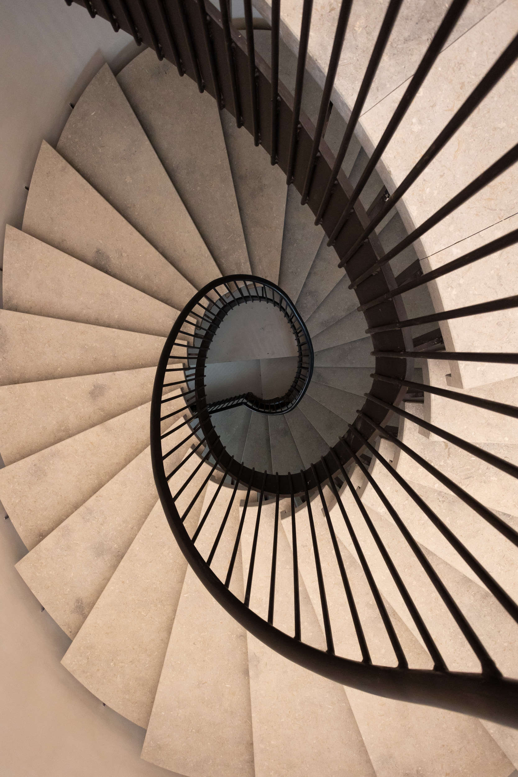 In Venice, here is Carsten Höller's new permanent work: the oval ...