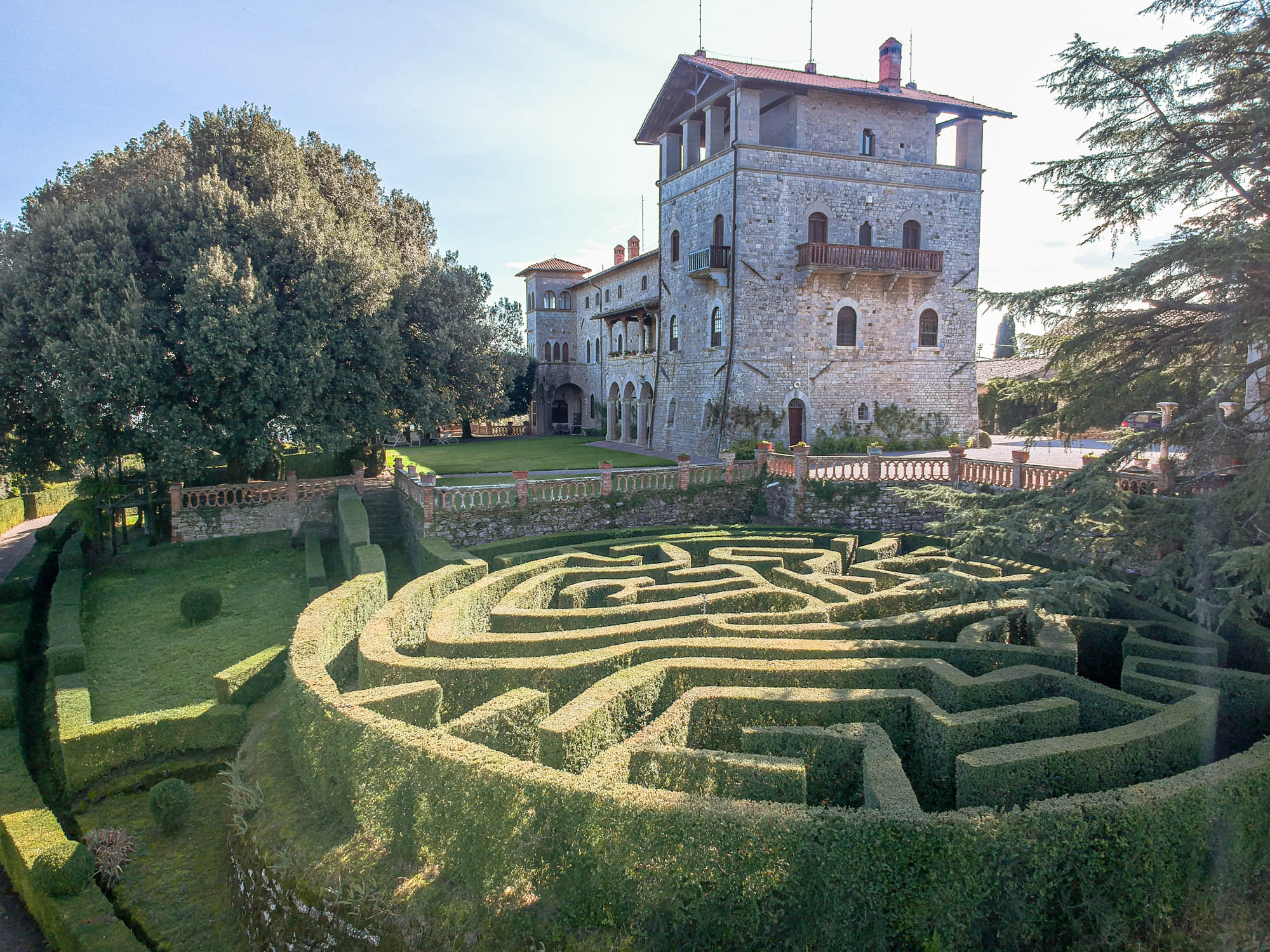 Le vieux château de Monte Vibiano et son labyrinthe. Photo : Cave de Monte Vibiano