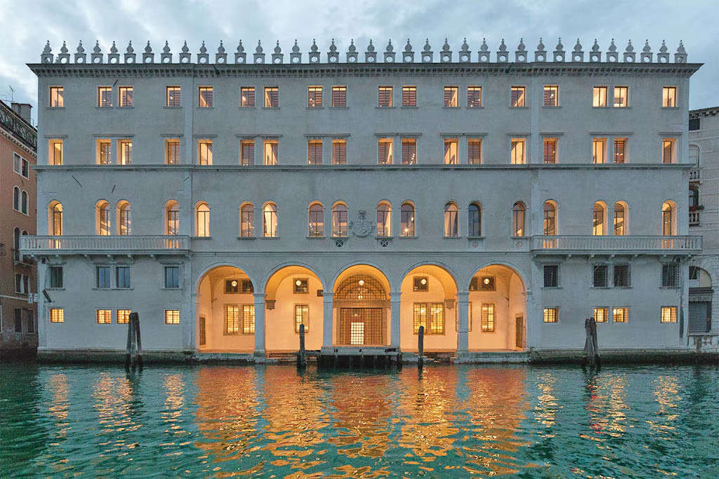 Fondaco dei Tedeschi, facade on the Grand Canal. Photo: DFS