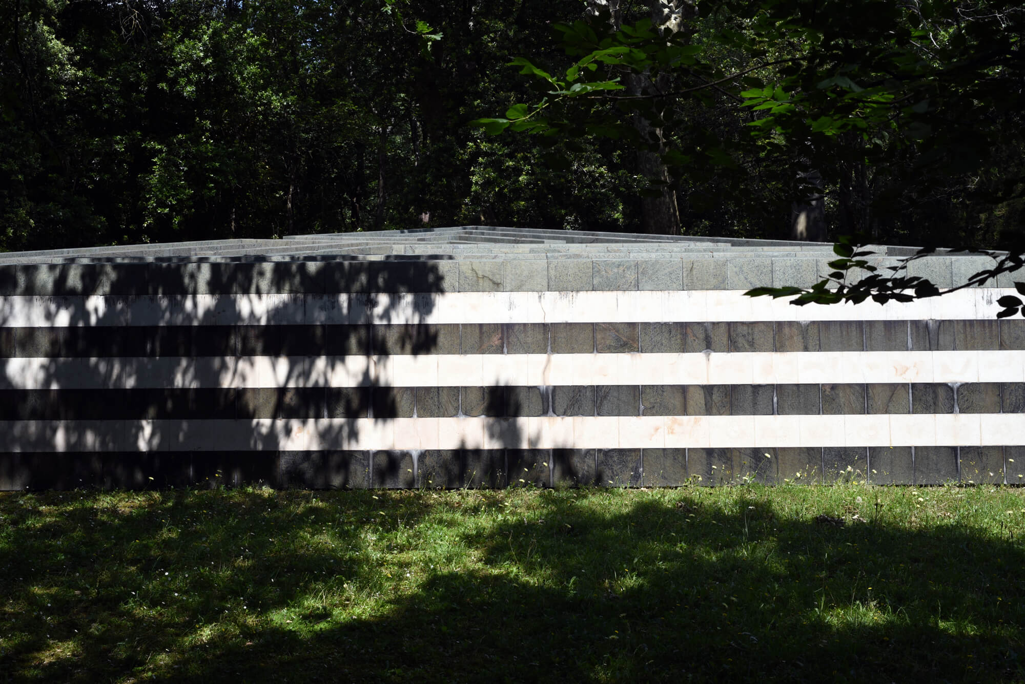 Robert Morris' Labyrinth at Celle Farm - Gori Collection