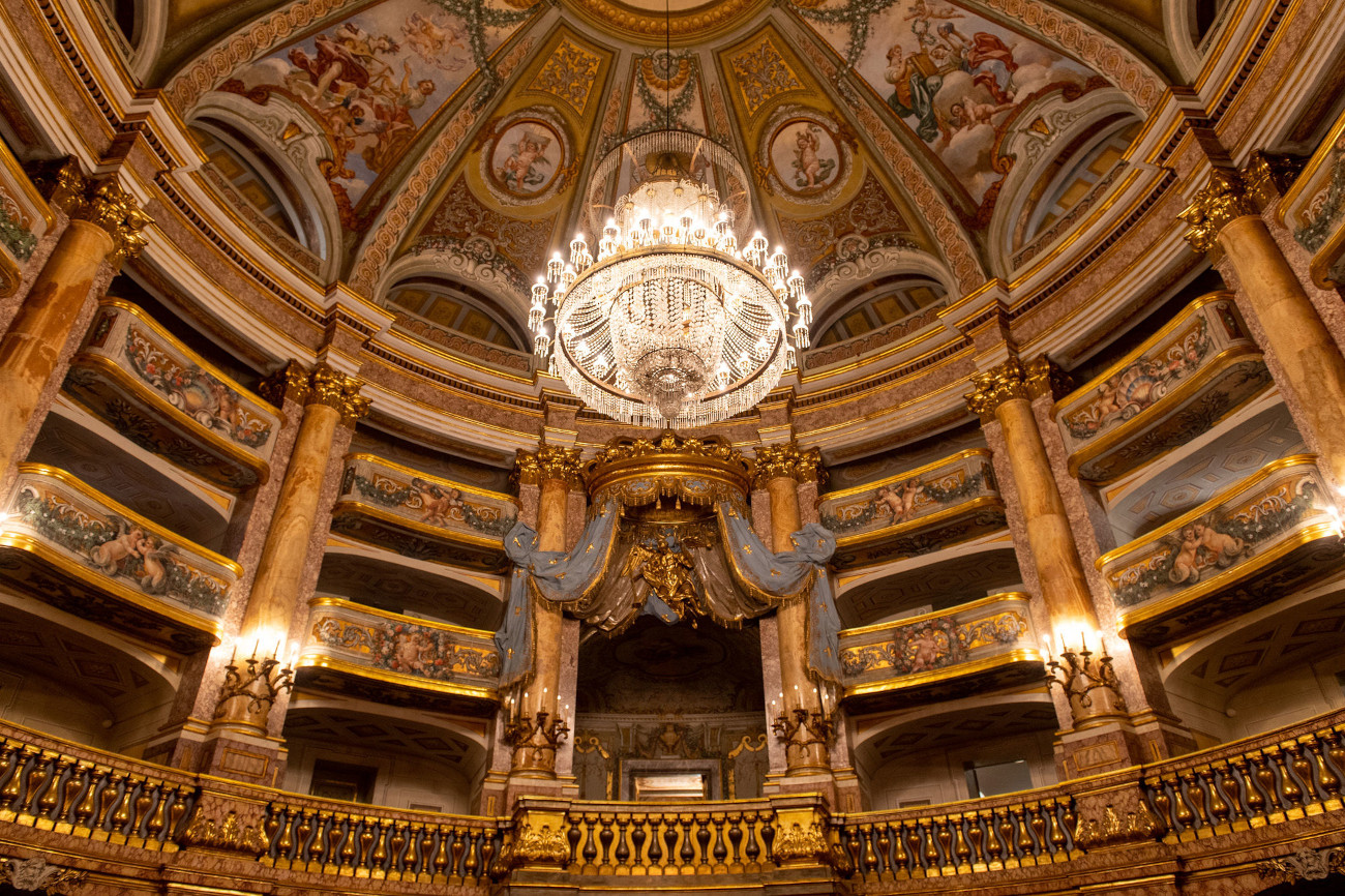 Il Teatro di Corte della Reggia di Caserta amplia orari #finsubito richiedi mutuo fino 100%