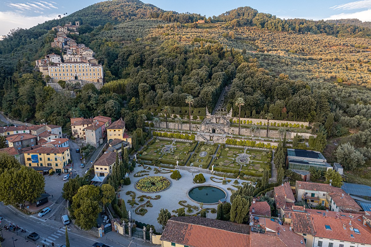 Villa Garzoni, la villa y el jardín