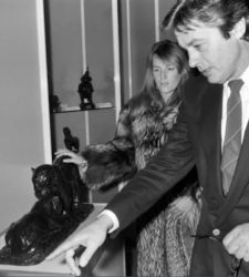 Alain Delon était aussi un grand collectionneur d'art. Voici ce qu'il achetait