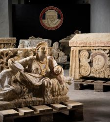 Carabinieri TPC sequestrano numerosi reperti archeologici etruschi in perfetta conservazione 