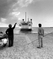 Island poetry through Berengo Gardin and Romano on display at Milan's Civic Aquarium