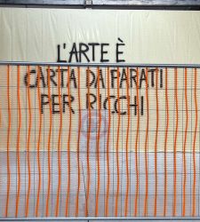 L'arte &egrave; carta da parati per ricchi: a Prato la provocazione di Giulio Alvigini