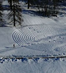 Il Labirinto di Neve di Chamois, un'opera di Land Art nella Val d'Aosta pi&ugrave; intatta