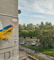 Bucha, deux ans après le massacre, une peinture murale réalisée par un artiste de rue italien va renaître.