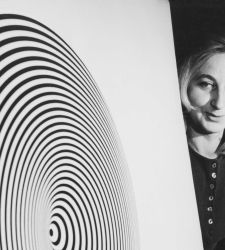 C'&egrave; calore ed eros dietro l'op art? Il caso di Marina Apollonio