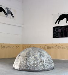 La Fondazione Merz a Torino omaggia Mario Merz e le sue opere legate all'arte povera