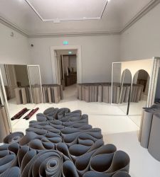 Die Reggia di Caserta zeigt die Ausstellung Metawork von Michelangelo Pistoletto