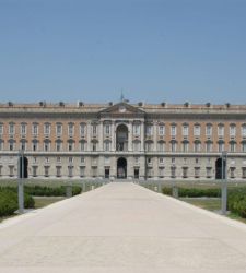 Heißes Wetter im Museum: Die Reggia di Caserta aktiviert den Rettungsdienst, um den Besuchern zu helfen