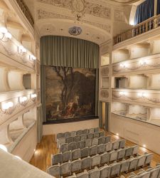 Portoferraio, Napoleon's Theater reopens after restoration. Wall paintings in the boxes have emerged.