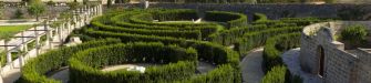 A labyrinth in the heart of Salento. Masseria Terre di Corillo