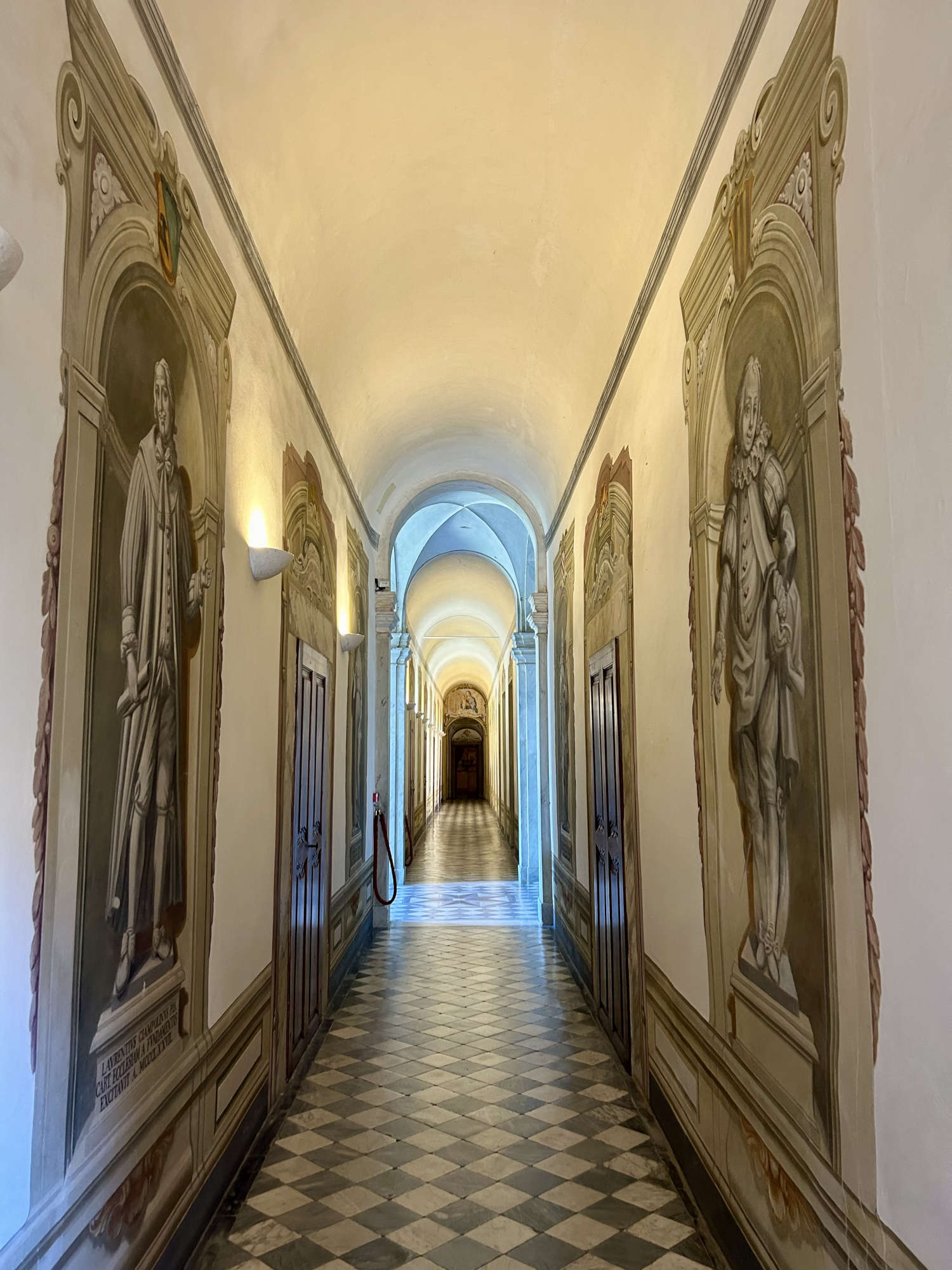 Hallway decorations with statues of benefactors and founders of the Carthusian Order