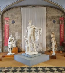 La Gipsoteca d'Arte Antica de l'université de Pise, une collection de statues classiques dans une église.