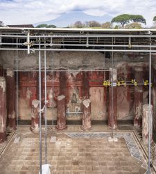 Pompeii, a large frescoed banquet hall with megalography dedicated to the procession of Dionysus emerged 