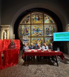 Siena, die beiden Tafeln von Giovanni di Paolo strahlen nach der Restaurierung wieder