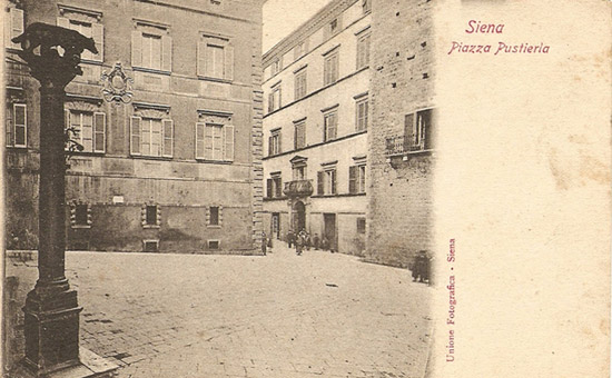 Piazza Postierla, Siena